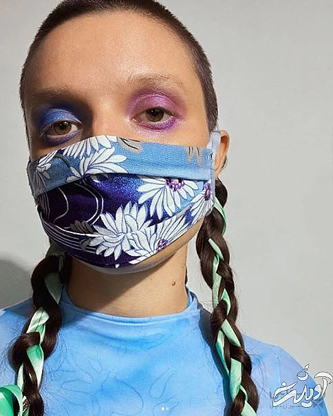 میکاپ آبی بنفش ست شده با ماسک